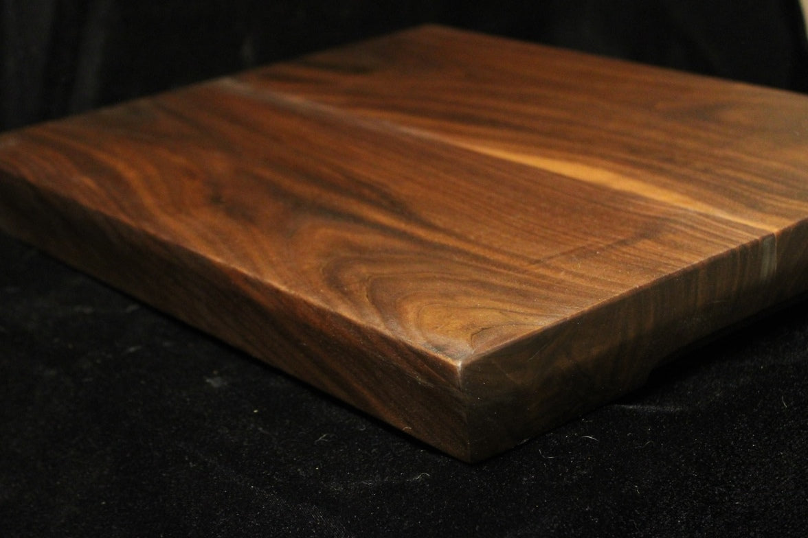 Big Walnut Cutting Board