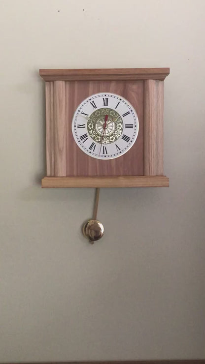 Pendulum Clock with Natural Woods